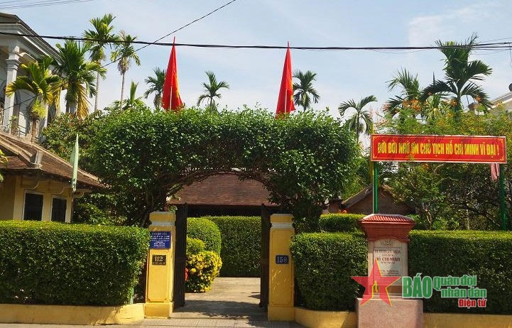 Đón nhận Bằng xếp hạng Di tích quốc gia đặc biệt Hệ thống di tích lưu niệm Chủ tịch Hồ Chí Minh